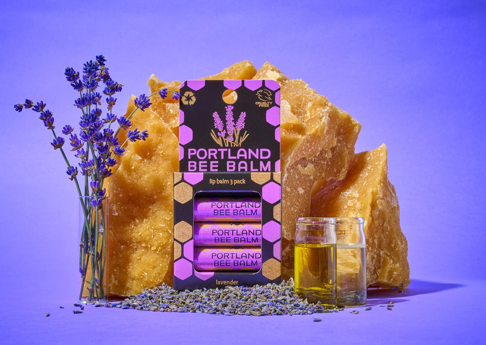 Portland Bee Balm labial lavanda: formato práctico para llevar.