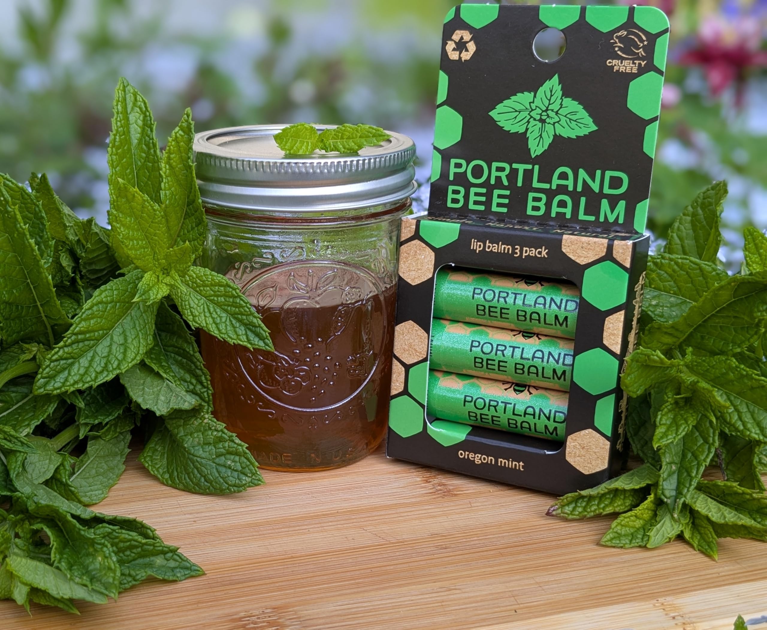 Envase sostenible de Portland Bee Balm reduciendo plástico por compra.