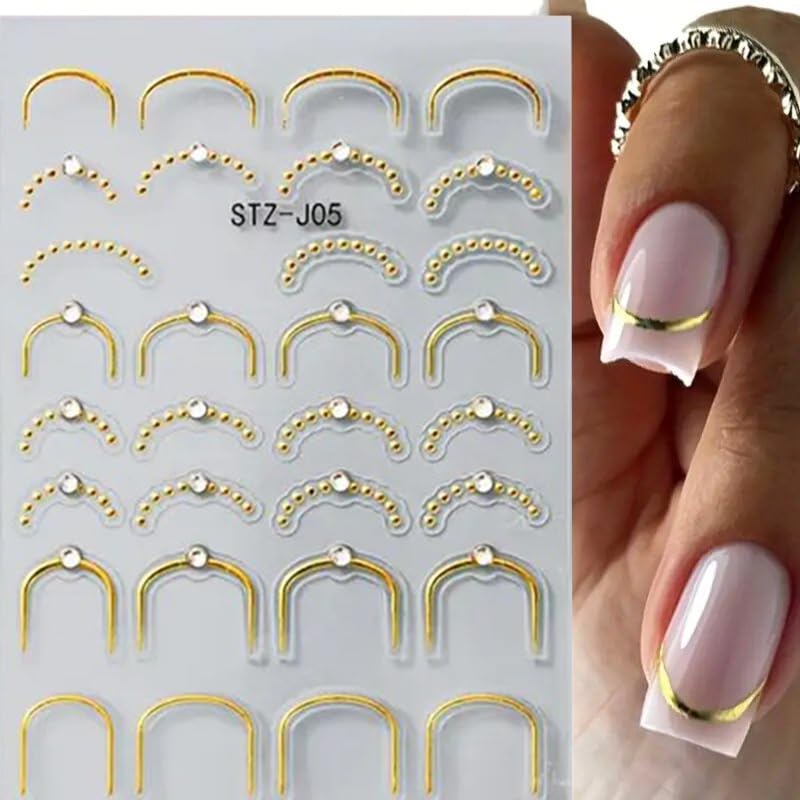 POWPOP Flowers and dreamcatcher motifs add delicate charm to nails.