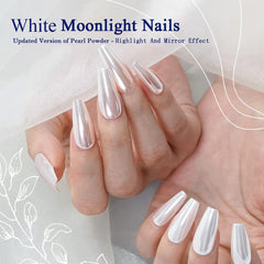 Uñas cromadas Pretty Diva con brillo espejo, ideal para looks modernos en casa.