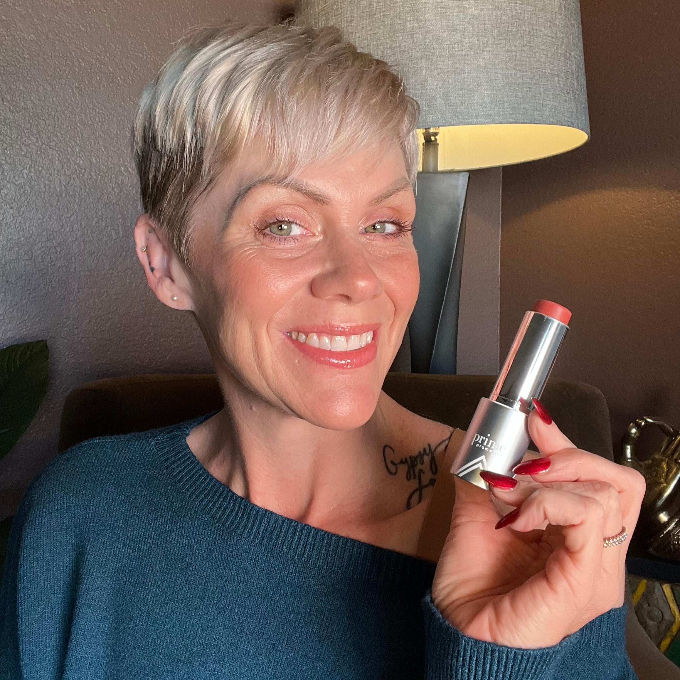 Prime Prometics PrimeWand Nude moisturizes with shea butter and camellia.