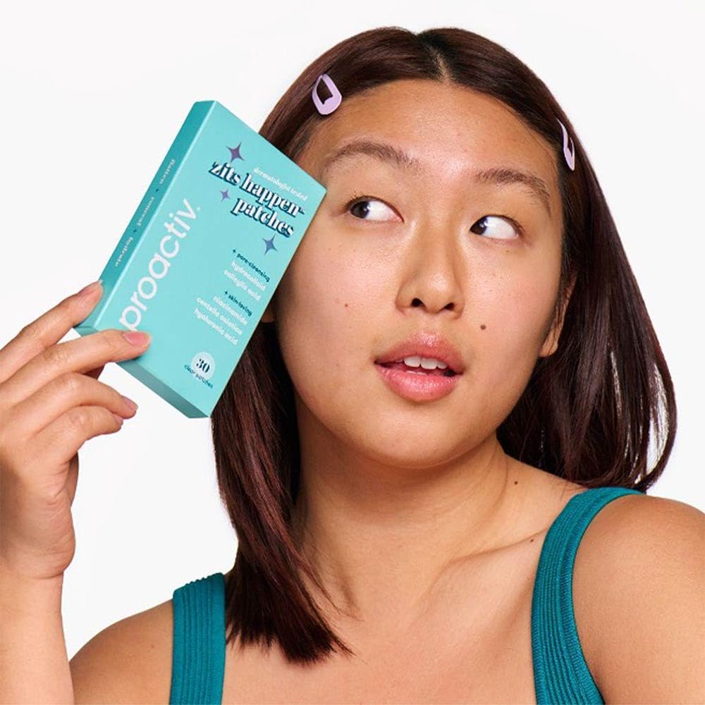 Envase de Proactiv Zits Happen con 30 parches para uso prolongado.