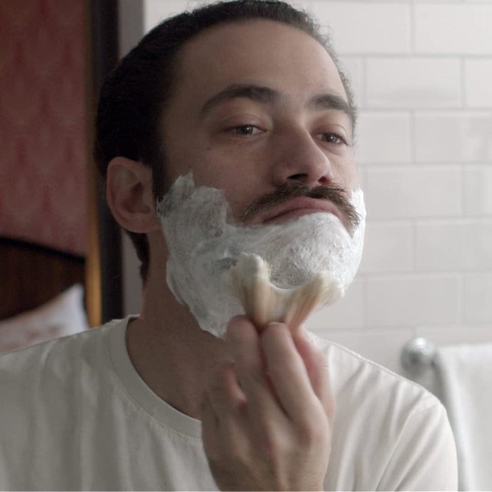 Proraso travel-size shaving cream tube ideal for trips and on-the-go grooming.