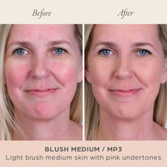PÜR MINERALS PUR Beauty powder application swirl achieves an even finish