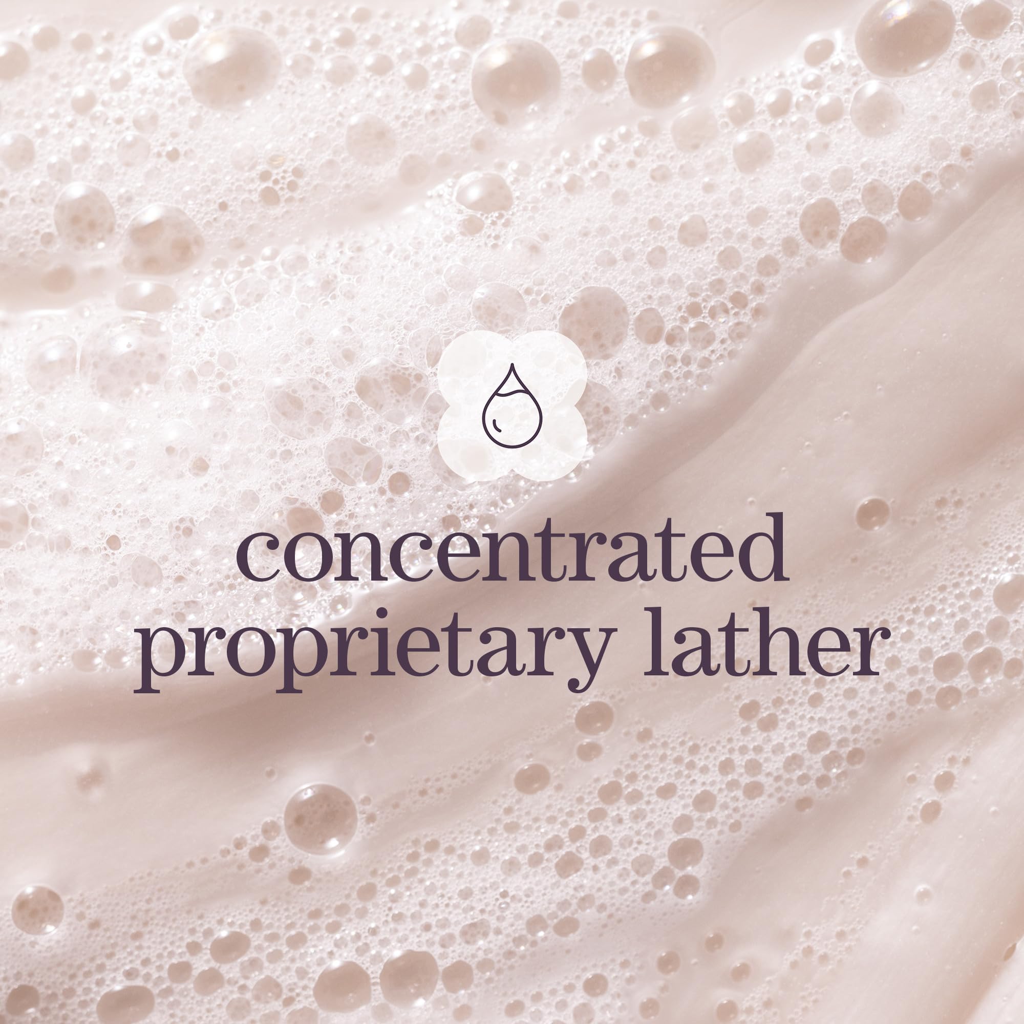 Pureology Hydrate Sheer, espuma cremosa para un lavado delicado.