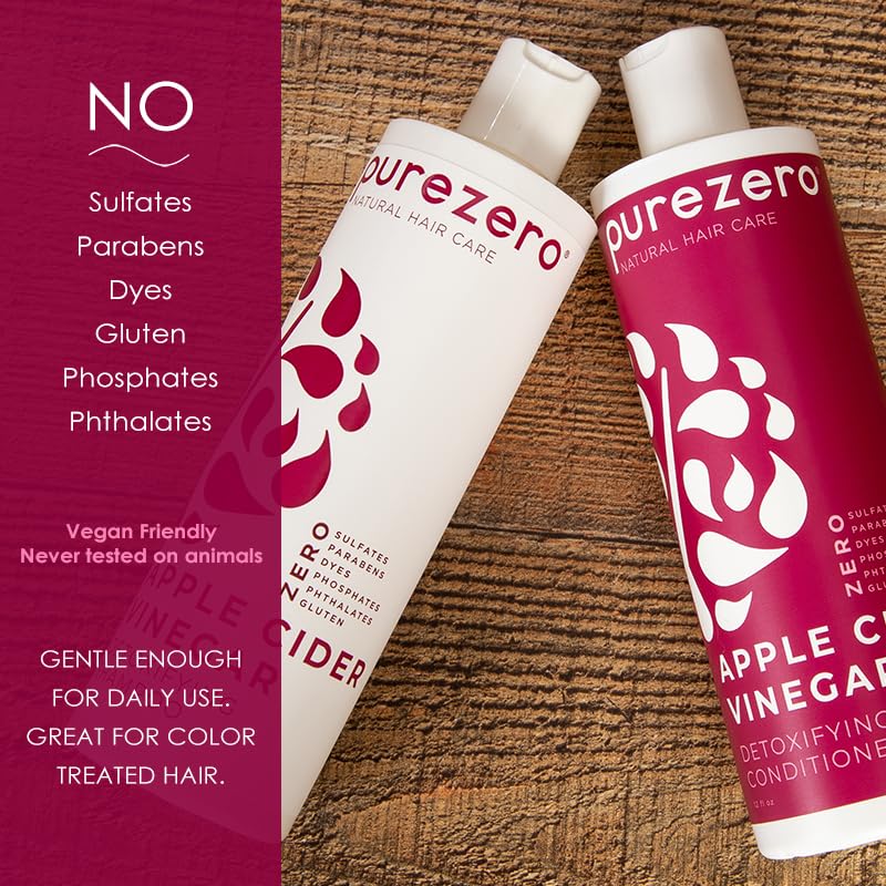 Aplicación de champú Purezero en la palma de la mano para mostrar la textura suave
