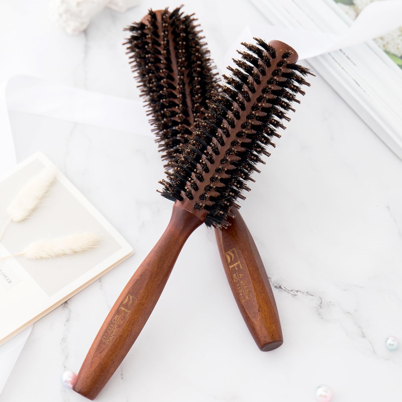 Puto packaged 2-in-1 brush set ideal for travel or gifting