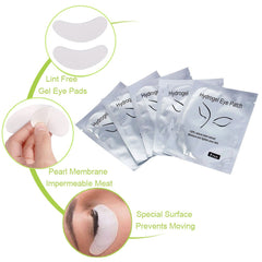 QLeng gel ingredients with glycerin and aloe moisturize skin during lashes.