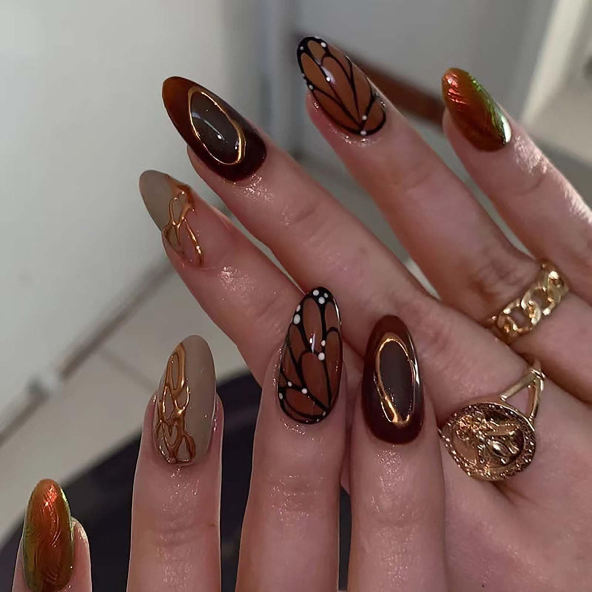 QQPPOLIU uñas postizas medio almendra con mariposa y rayas para eventos