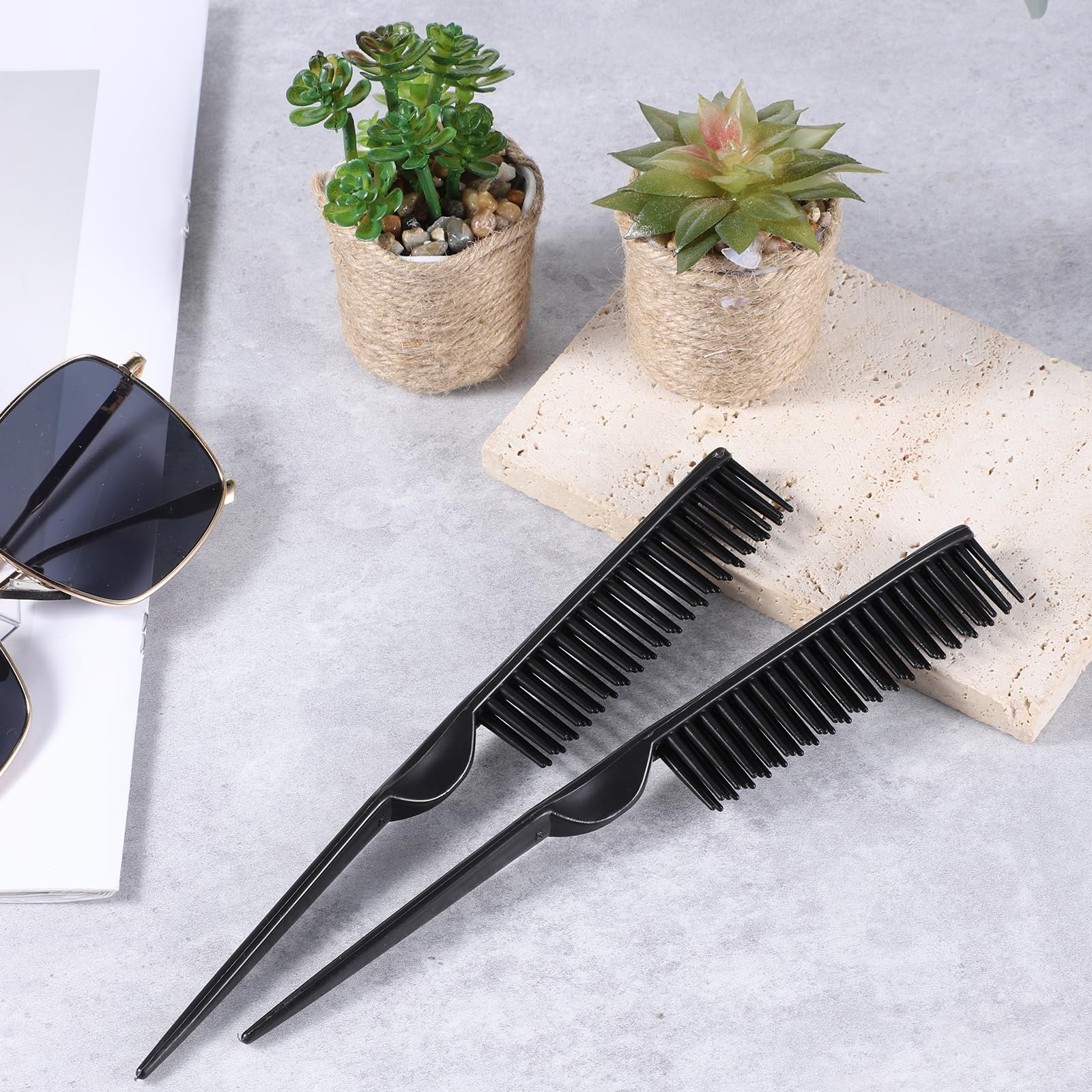 Qulkws travel-friendly compact combs for on-the-go touch-ups.