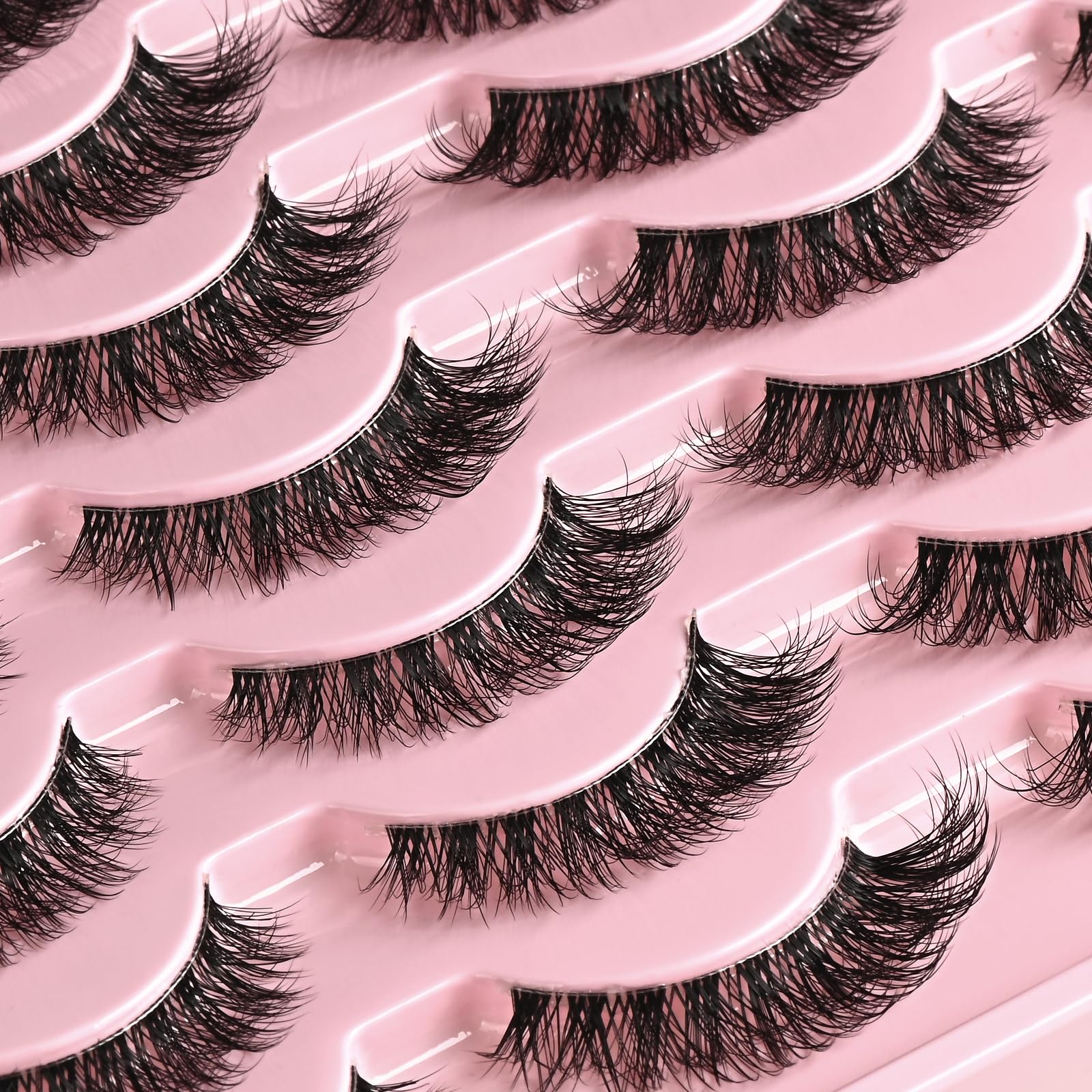 QUNETY Demi wispy lashes create a balanced, everyday look