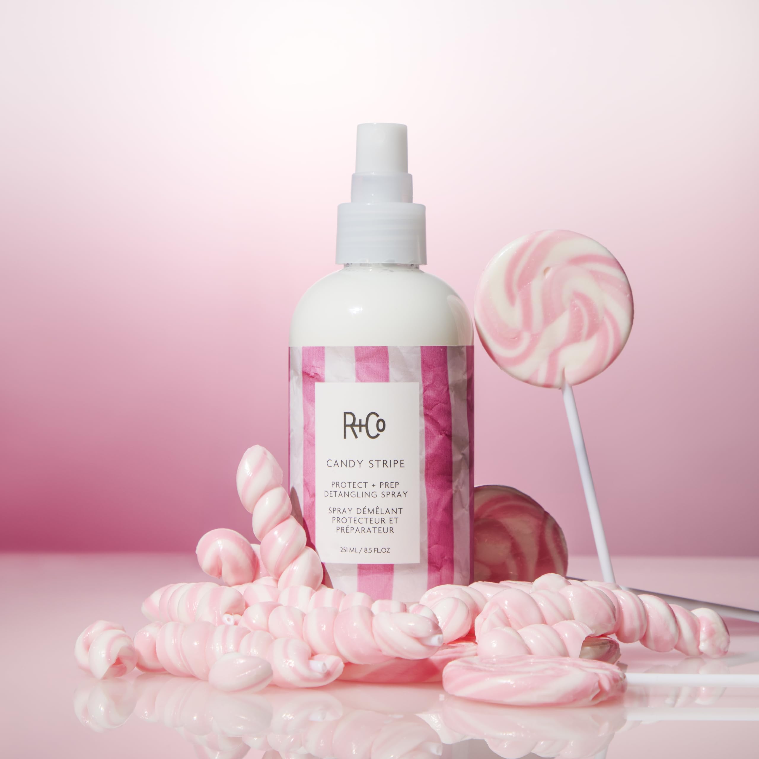 R+Co Candy Stripe, hidratación sin peso que suaviza y añade brillo.