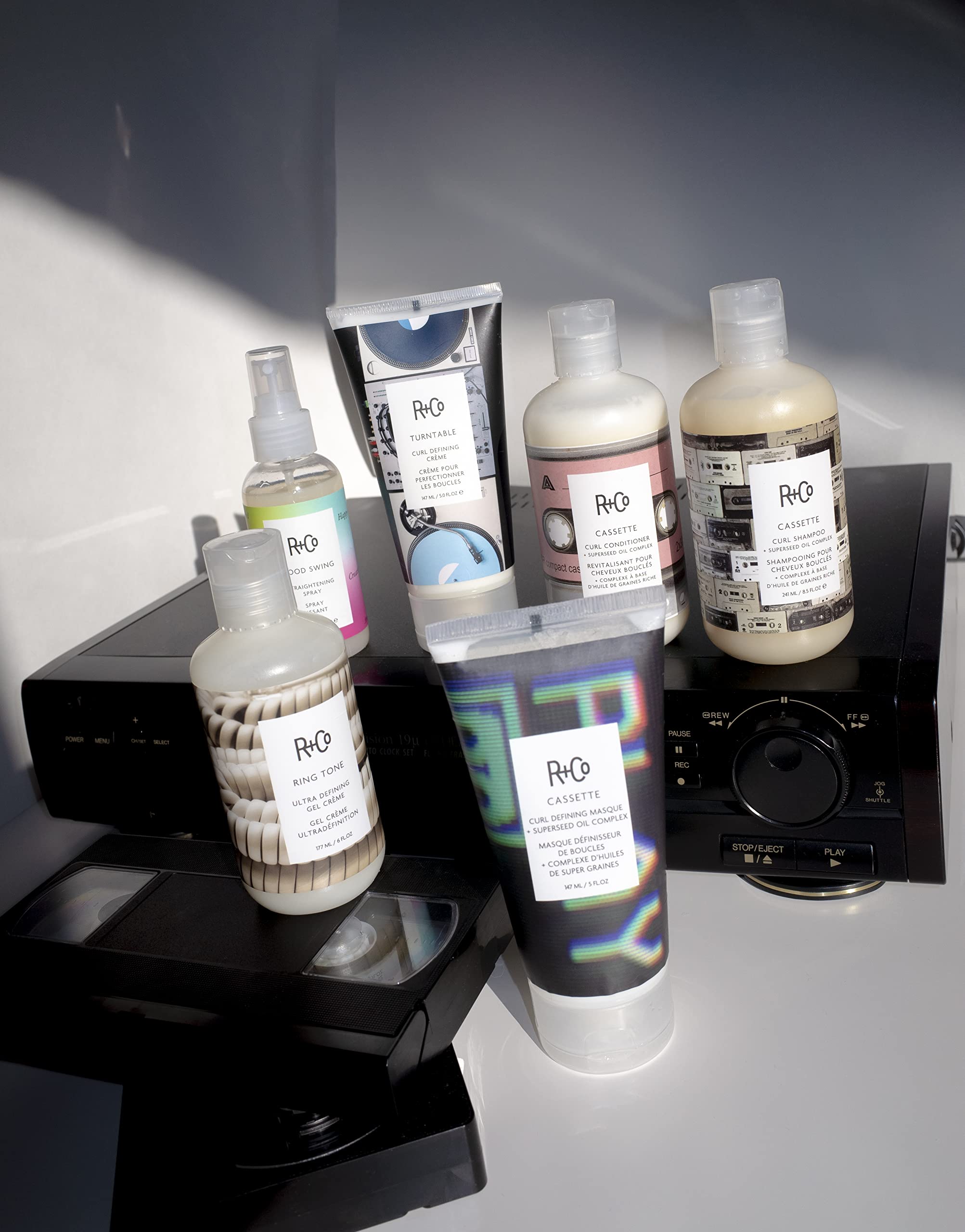 Frizz-control scene using Ring Tone dual-defend formula for controlled style