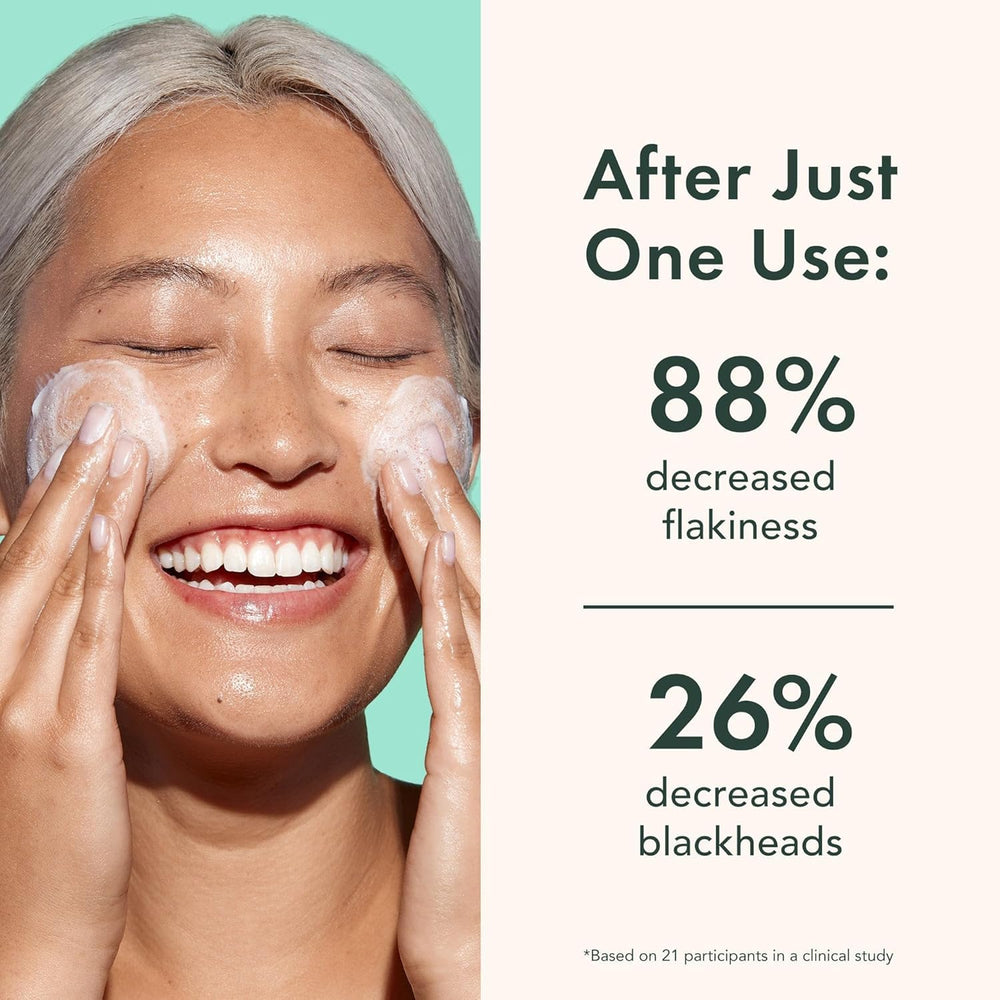 Rael Miracle Clear: textura cremosa que genera espuma suave al masaje.