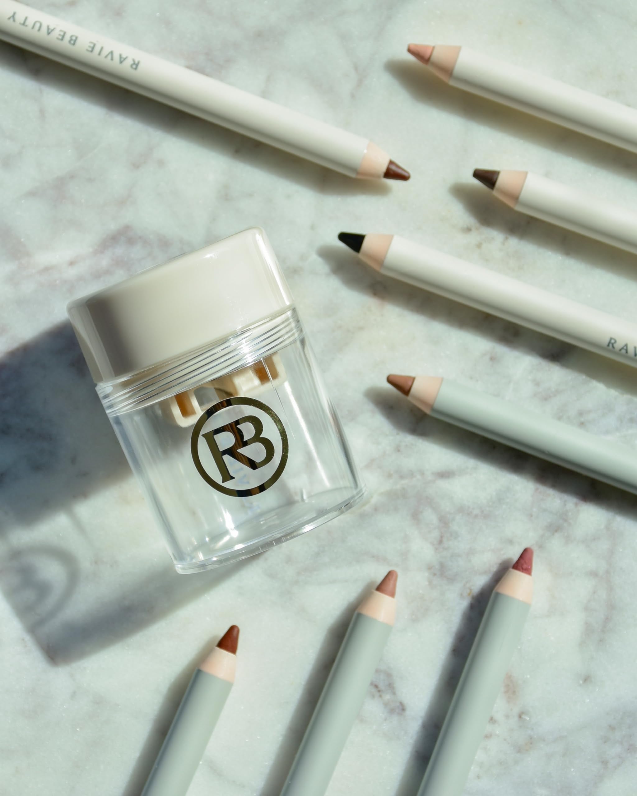 Ravie Beauty German blade close-up shows accurate sharpening without crumbling.