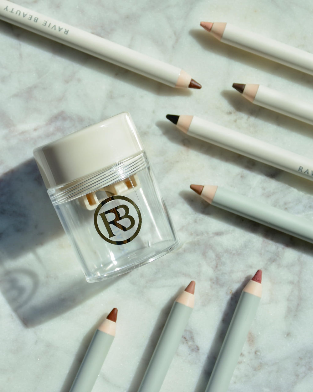 Ravie Beauty German blade close-up shows accurate sharpening without crumbling.