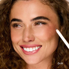 Ravie Beauty Soft Glide Definition shows smooth application and gentle blending.
