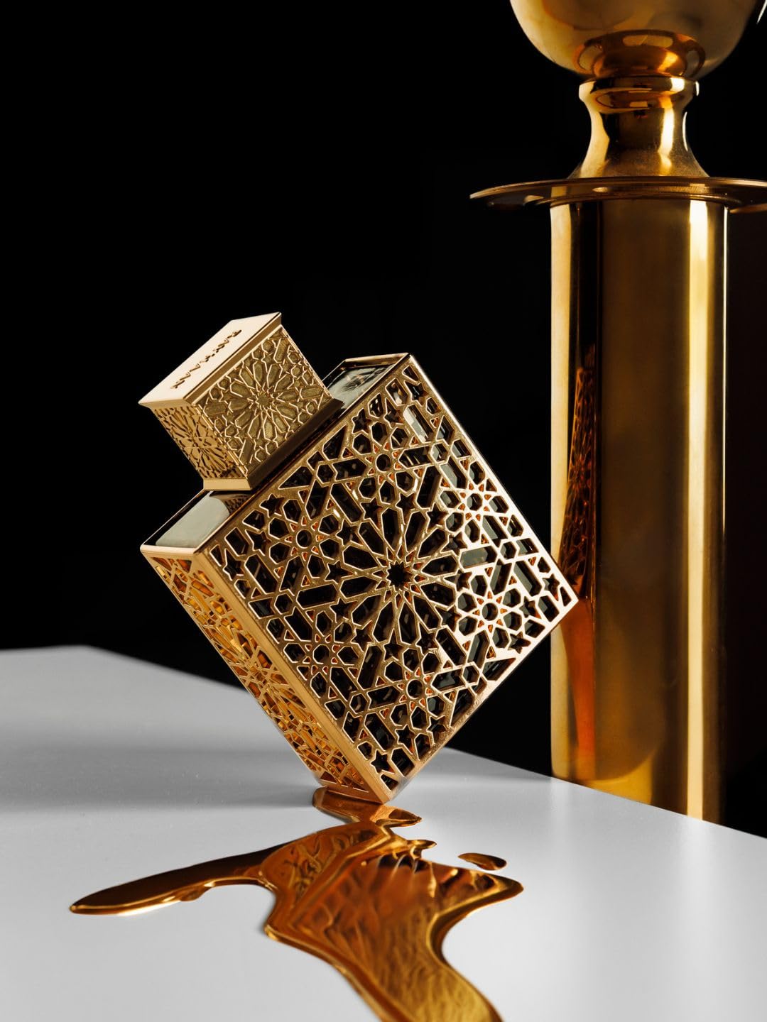 Rayhaan Elixir amber-tonka base-note evokes warmth and lasting impression.