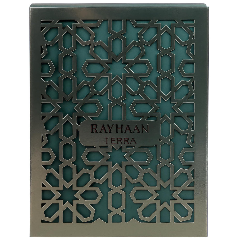 Mid notes of orange blossom and rose enrich the scent balance.