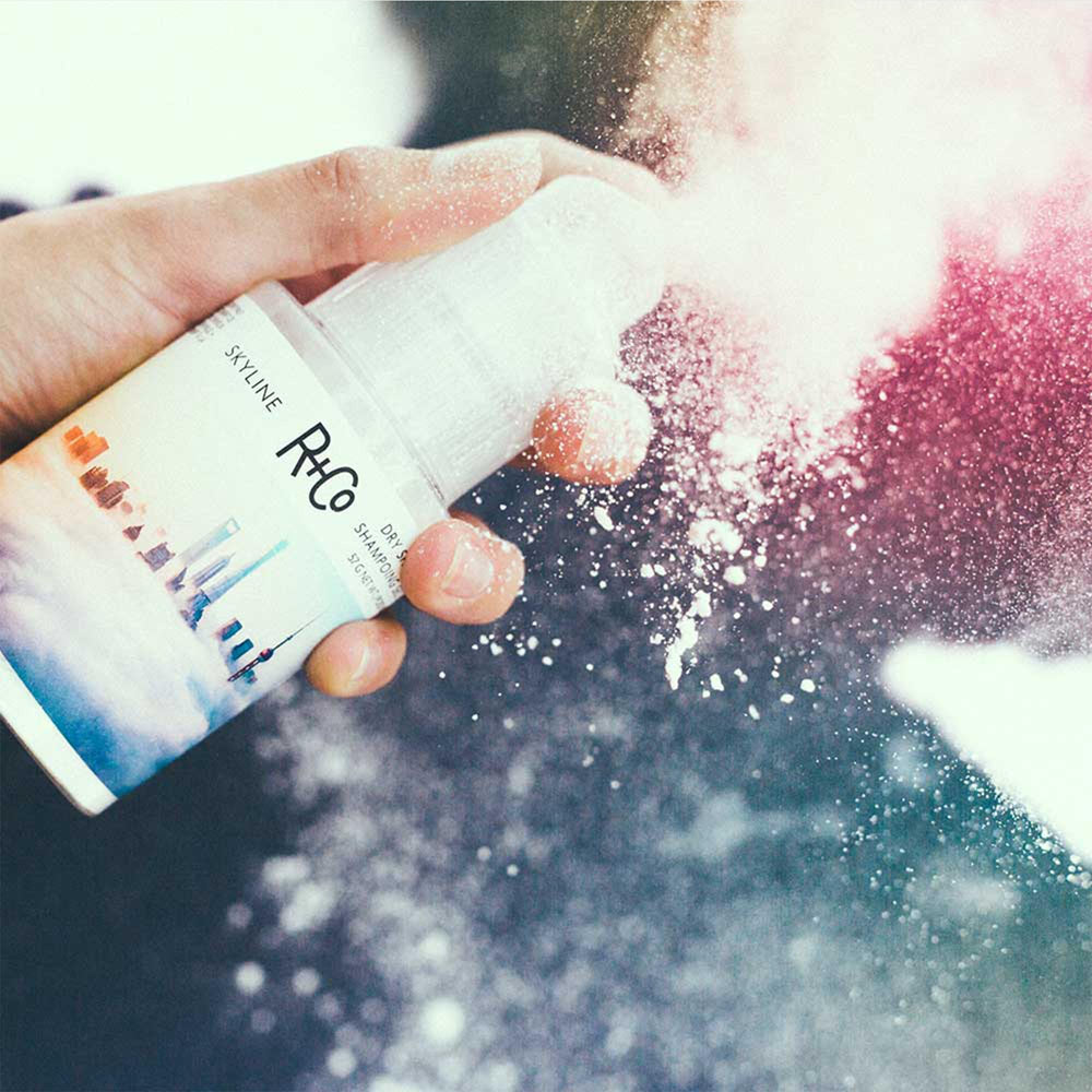 R+Co Skyline Dry Shampoo Powder uses powder spray technology.