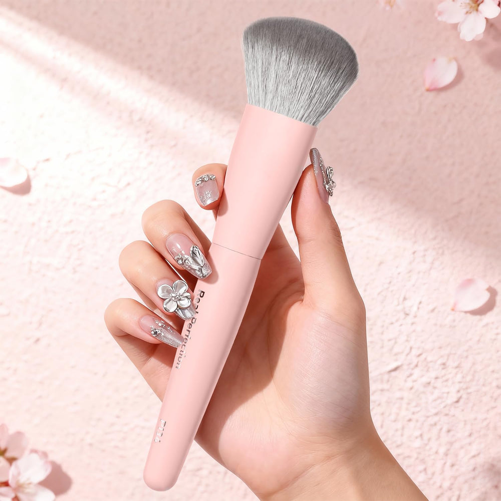 Real Perfection ultra-soft bristles glide smoothly for comfortable application