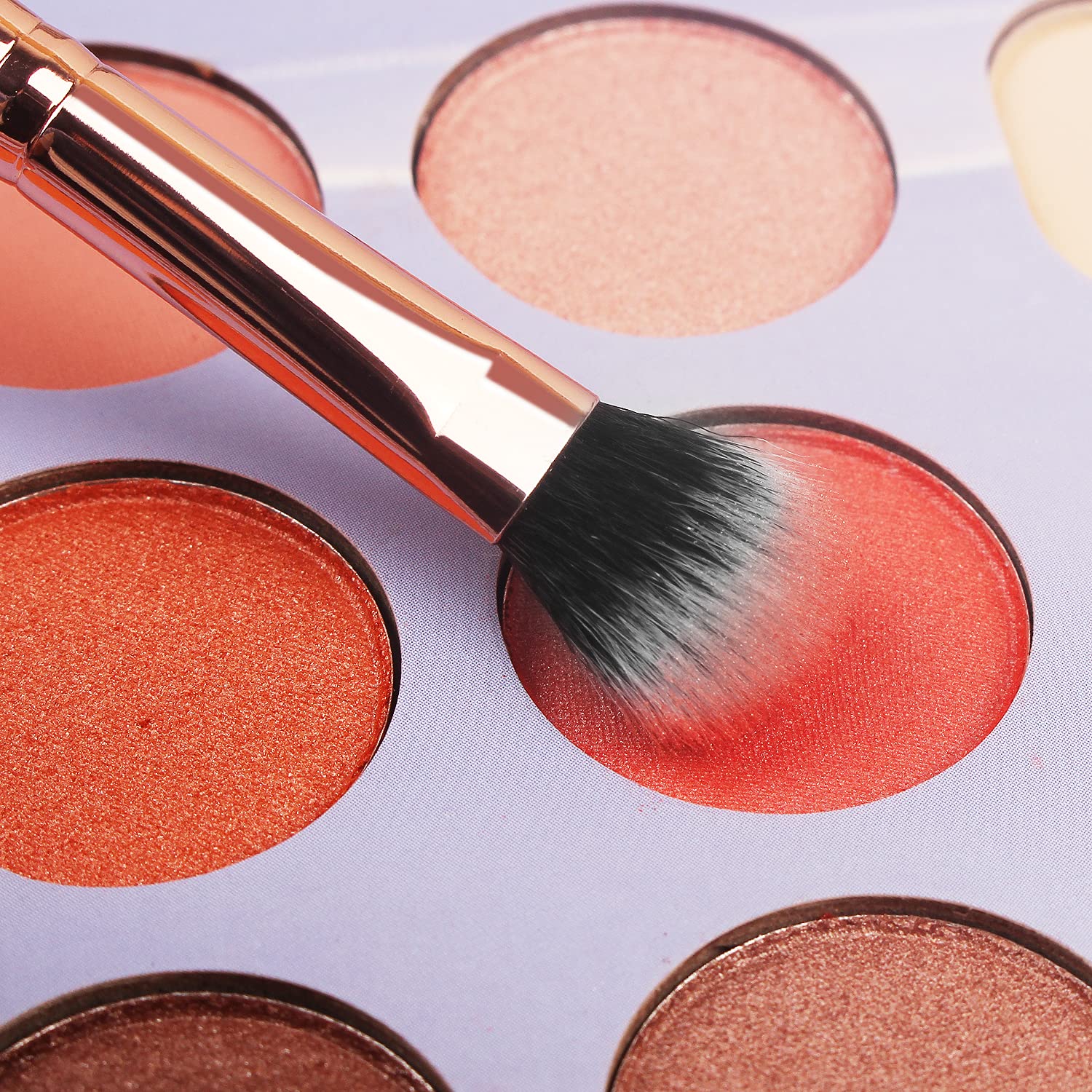 Real Perfection powder brush in pink for even setting