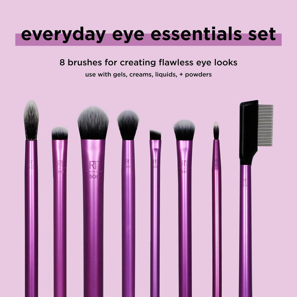 Real Techniques 310 essential crease brush for seamless blending