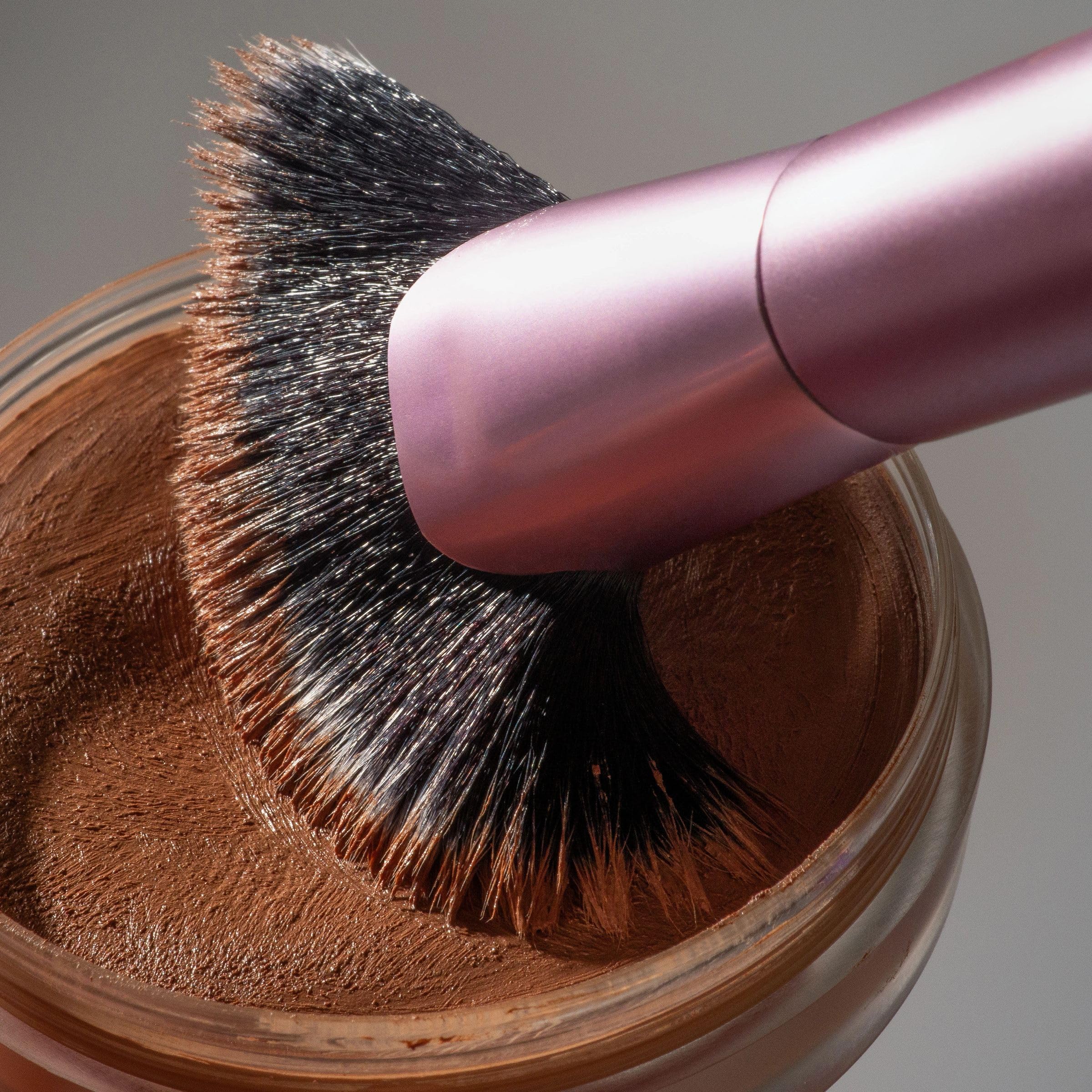 Real Techniques cruelty-free vegan brush for ethical, high-performance makeup tools