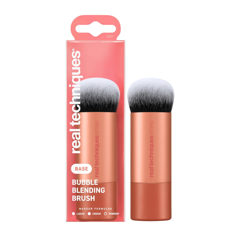 Real Techniques Bubble Blending Brush round head for quick, even foundation coverage.