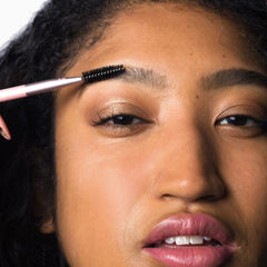 Real Techniques dual-ended brow brush close-up angled tip in use