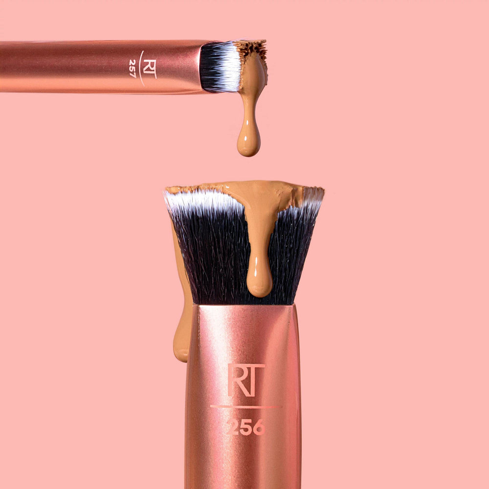 Real Techniques Face Base brush closeup bristles for ultra-smooth makeup application