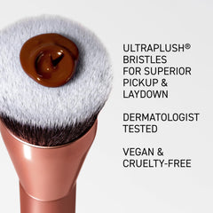 Real Techniques Glow Round Base Brush precise application on cheekbones and forehead.