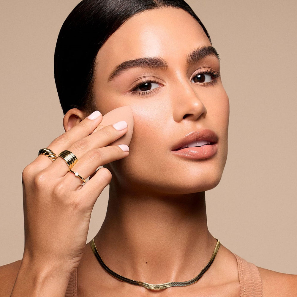 Real Techniques Makeupsaver Sponge is cruelty-free and latex-free.