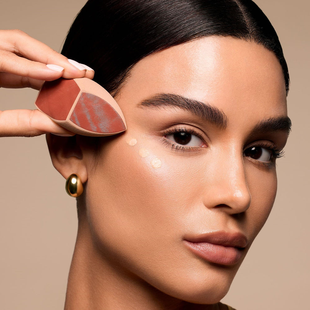 Real Techniques Makeupsaver Sponge promotes Subscribe and Save for steady use.