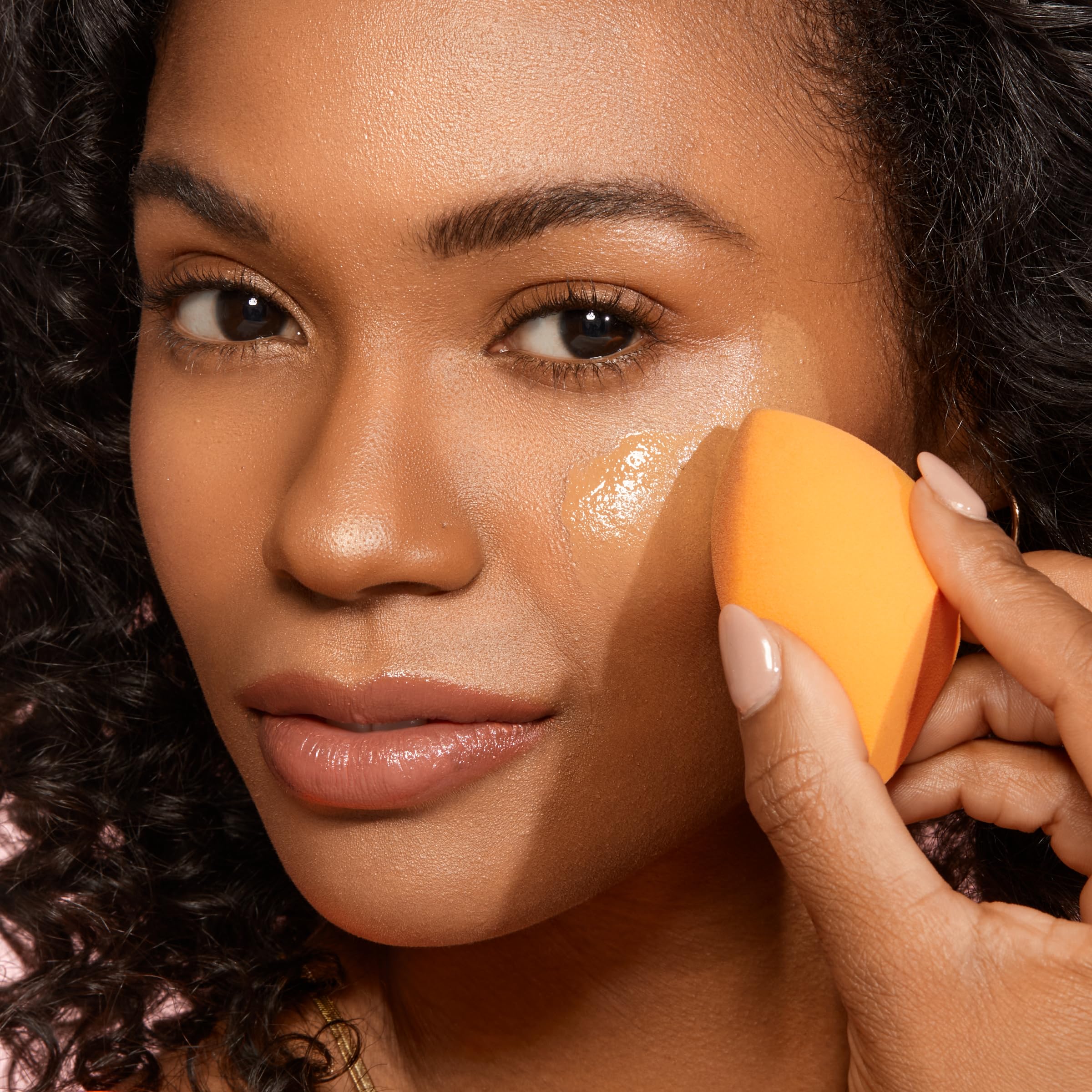 Real Techniques Miracle Complexion sponge-air-dry-storage: dries quickly and stores safely