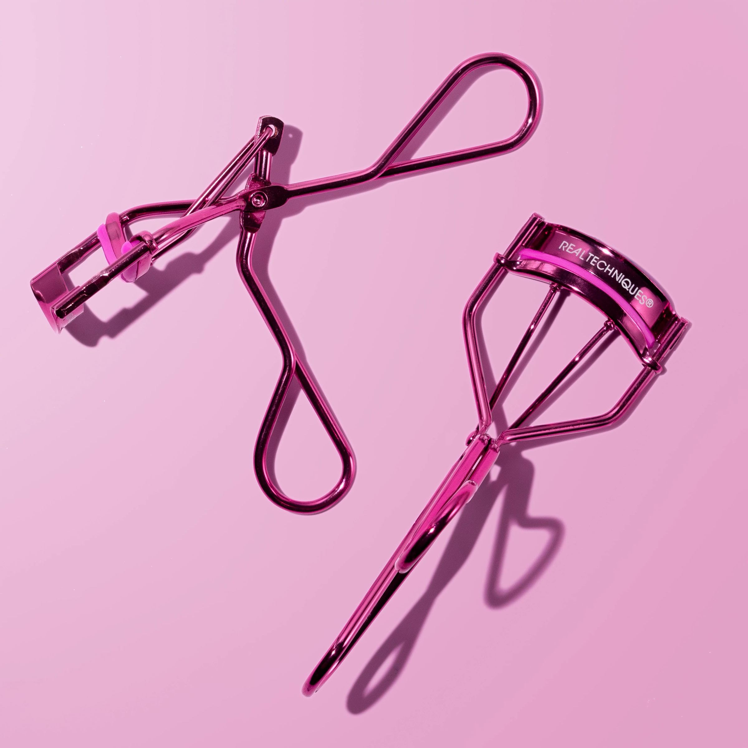 Real Techniques Miracle Eyelash Curler purse-friendly size fits in small bags