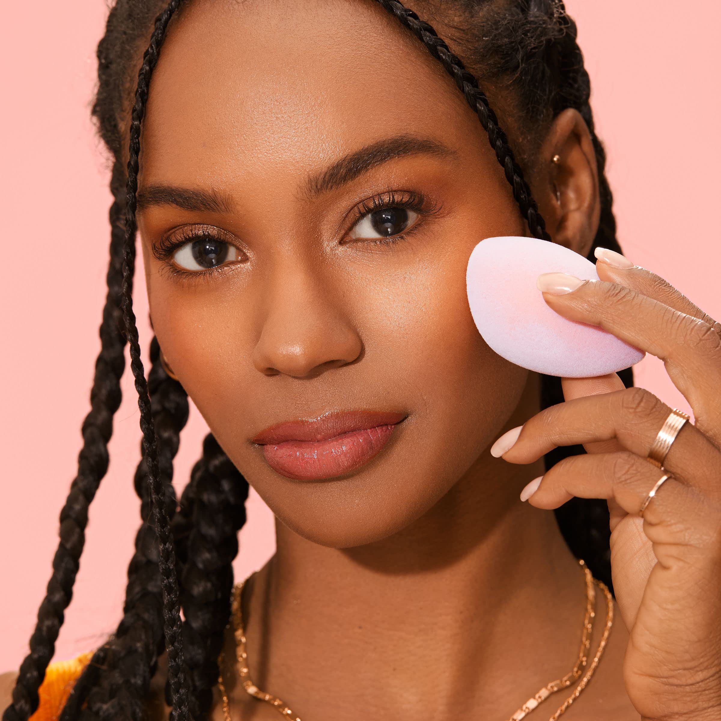 Real Techniques Miracle Powder Sponge ideal with loose setting powders.