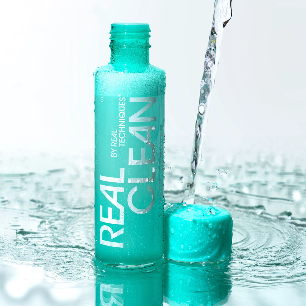 Real Techniques Real Clean In-The-Clear, vitamina C aporta brillo suave alrededor de los ojos.