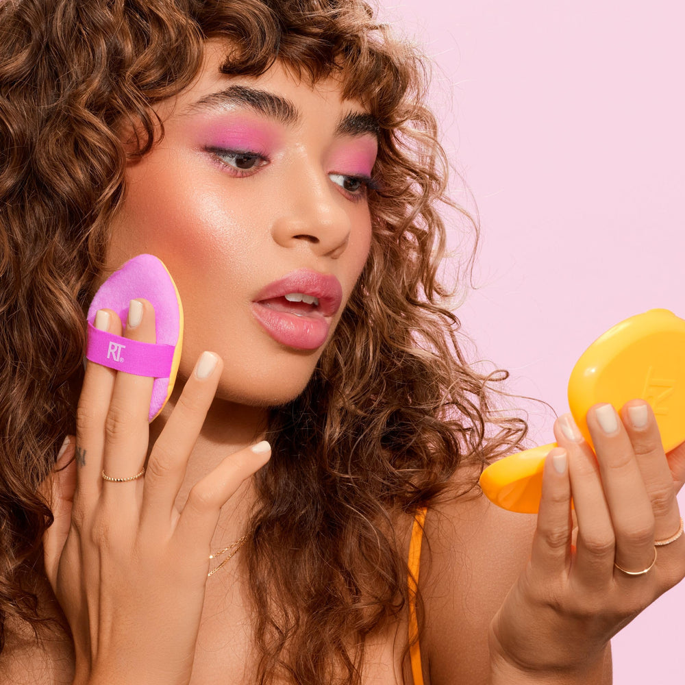 Real Techniques silicone insert adds bounce for smooth application