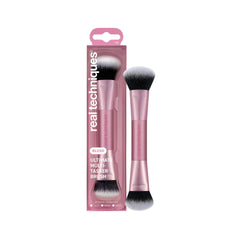 Real Techniques Ultimate Multi-Tasker Brush dual-ended for precise blending and versatile application.
