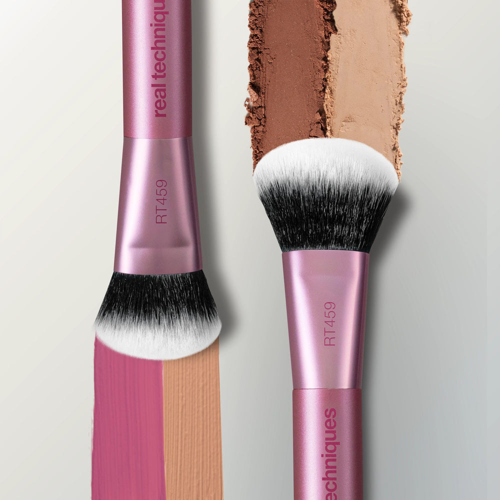 Real Techniques Ultimate Multi-Tasker Brush ultra-plush bristles for gentle, streak-free finishes.