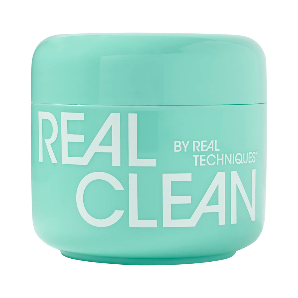 Real Techniques Face Erase Balm aplicación en piel seca para desmaquillar.