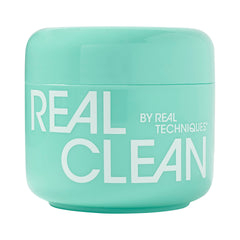 Real Techniques Face Erase Balm aplicación en piel seca para desmaquillar.