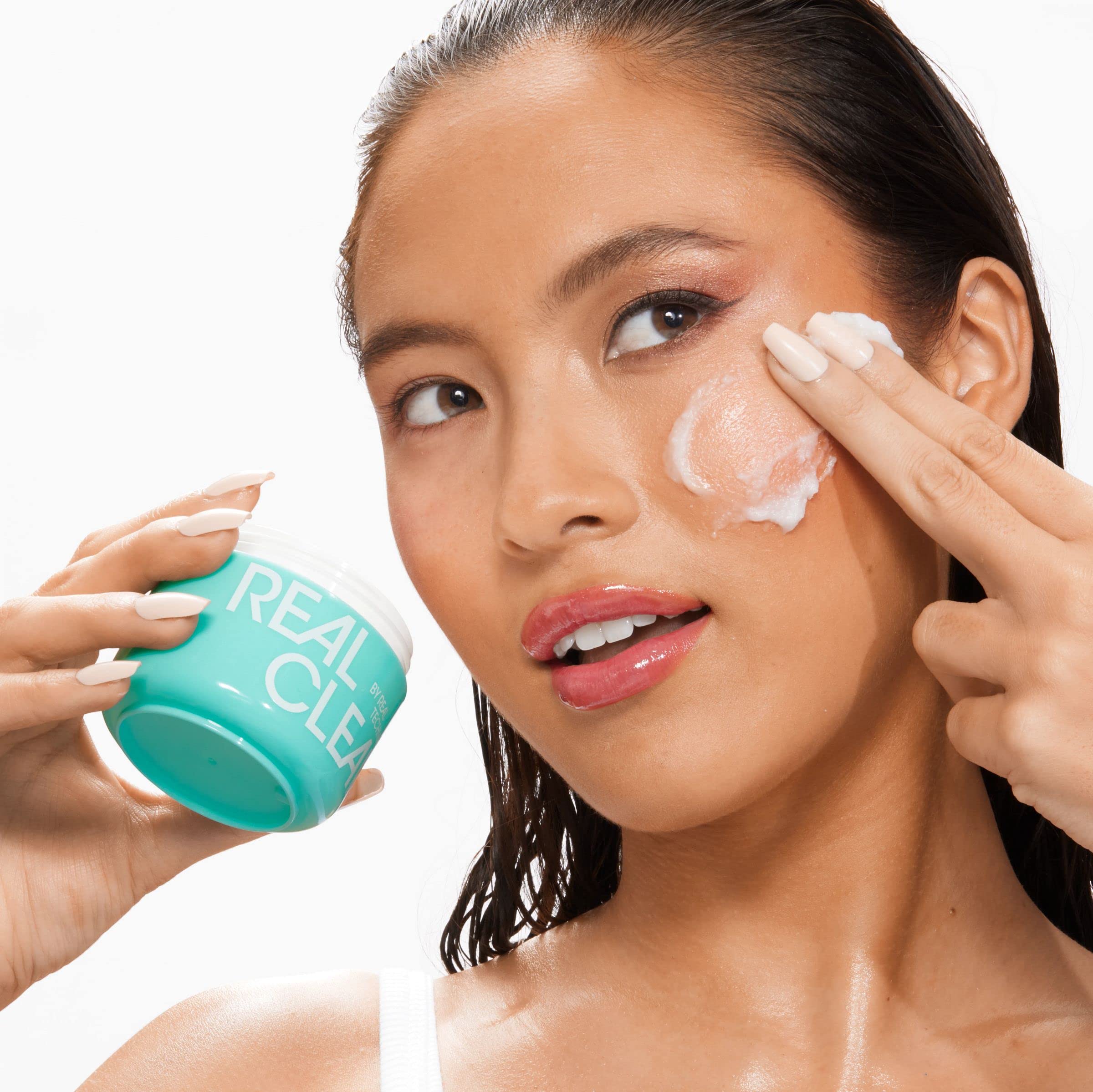 Real Techniques Face Erase Balm doble limpieza potencia la base.