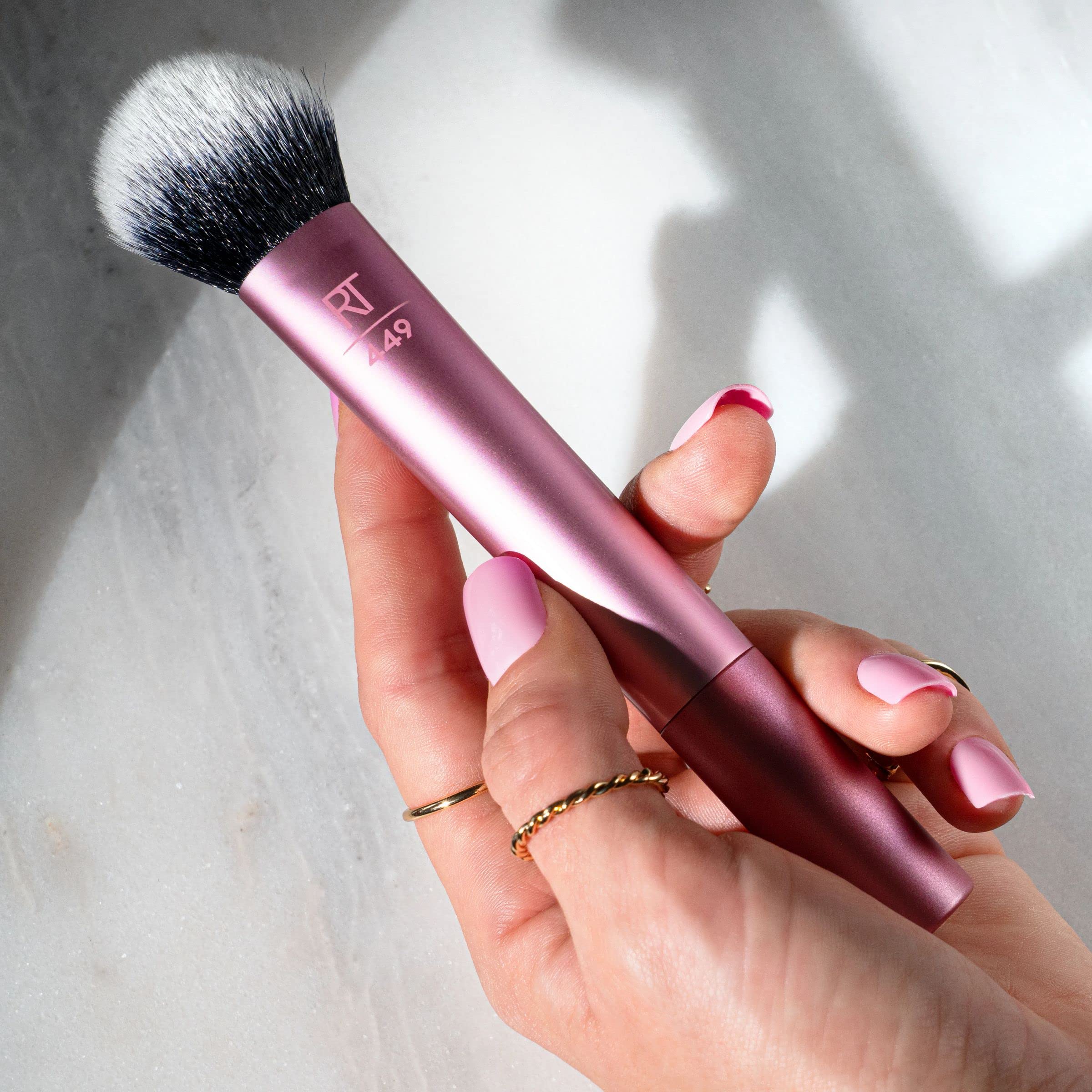 Real Techniques Tapered Cheek Brush RT 449 durable ferrule and comfortable handle design for control.