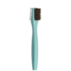 Red by Kiss Ultimate Edge Fixer brush edge-taming at a glance supports sleek baby hairs.