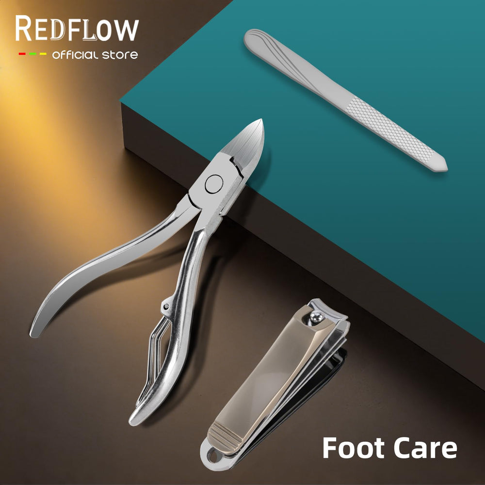 RedFlow lightweight travel kit fits bags for on-the-go grooming.