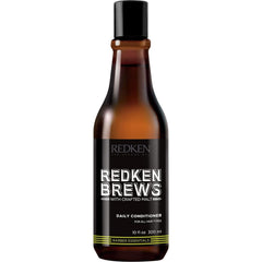 Redken Brews Daily Conditioner, frasco hidratante para hidratación diaria sin peso.