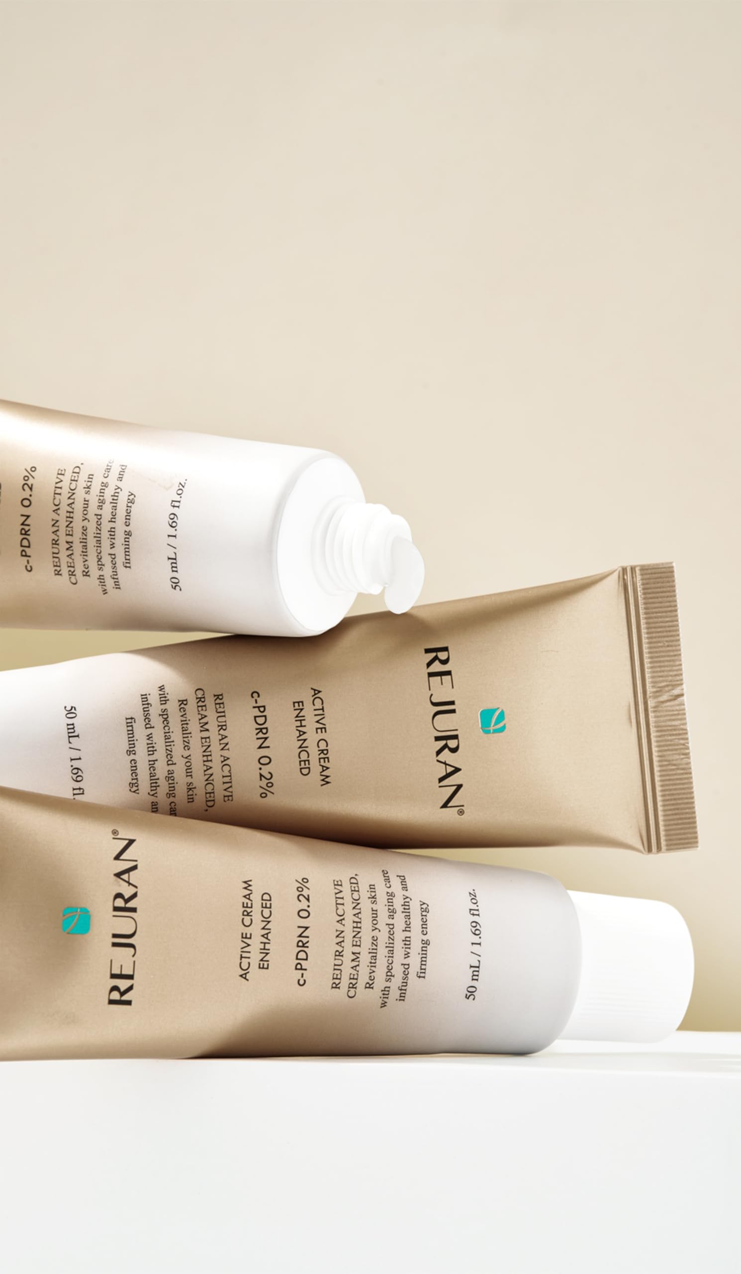 Hydration focus closeup conveys lasting moisture and smooth finish.
