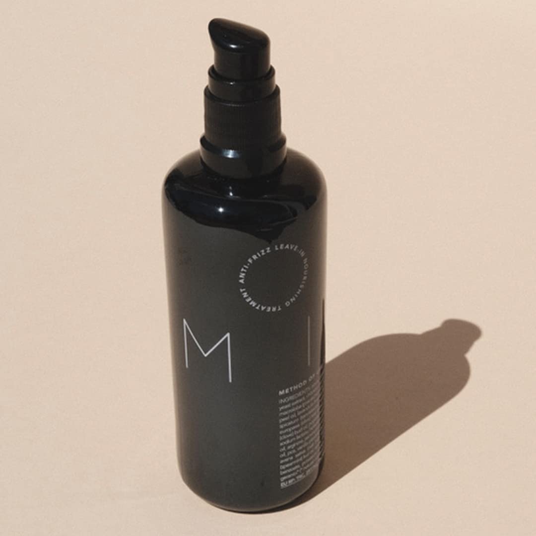 REVERIE 16-oil blend close-up highlights herbal aroma and nourishing oils